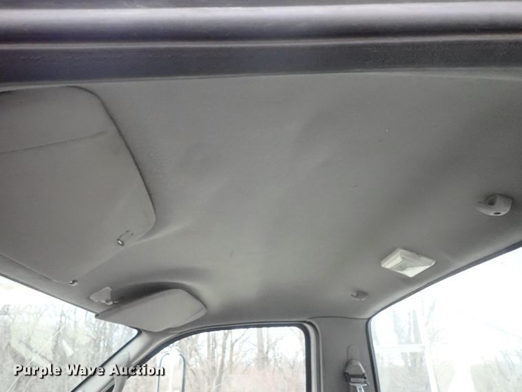 image for item DG3023 2001 Ford F750 forestry bucket truck