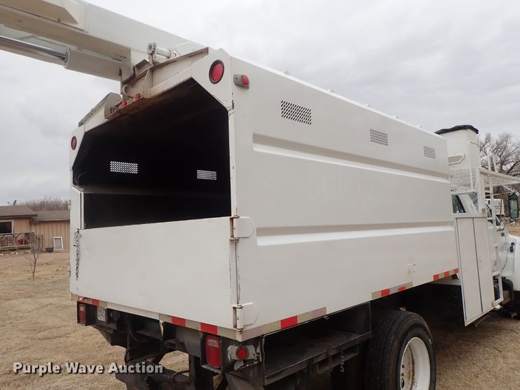 image for item DG3023 2001 Ford F750 forestry bucket truck