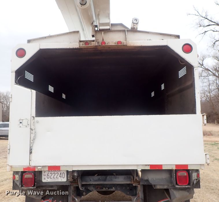 image for item DG3023 2001 Ford F750 forestry bucket truck