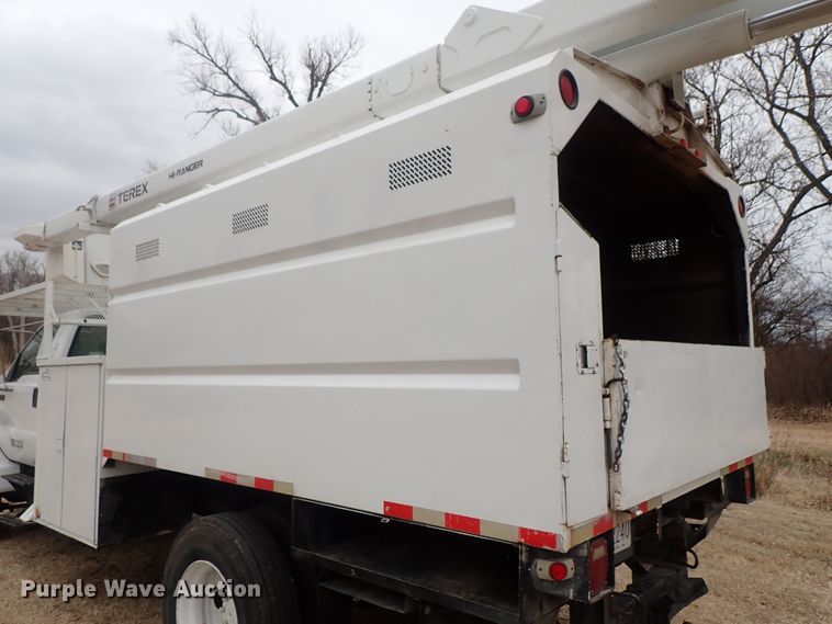 image for item DG3023 2001 Ford F750 forestry bucket truck
