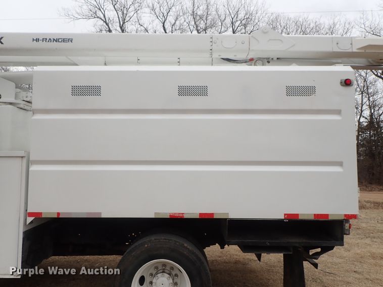 image for item DG3023 2001 Ford F750 forestry bucket truck