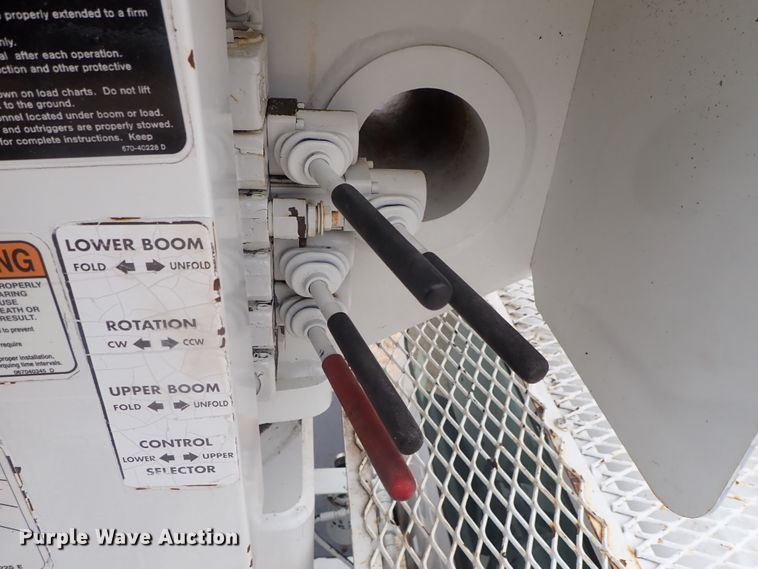 image for item DG3023 2001 Ford F750 forestry bucket truck