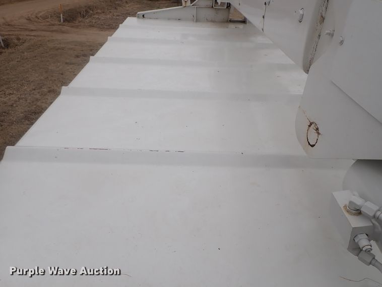 image for item DG3023 2001 Ford F750 forestry bucket truck