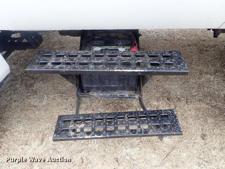 image for item DG3023 2001 Ford F750 forestry bucket truck