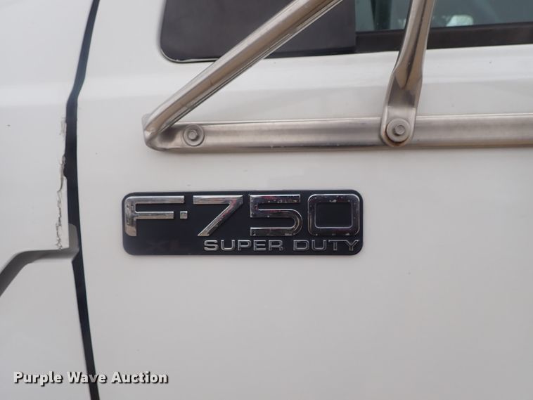 image for item DG3023 2001 Ford F750 forestry bucket truck