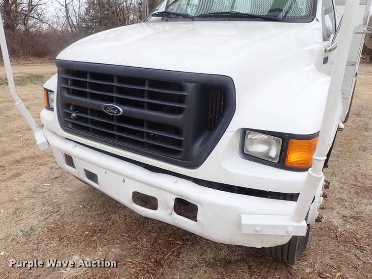 image for item DG3023 2001 Ford F750 forestry bucket truck