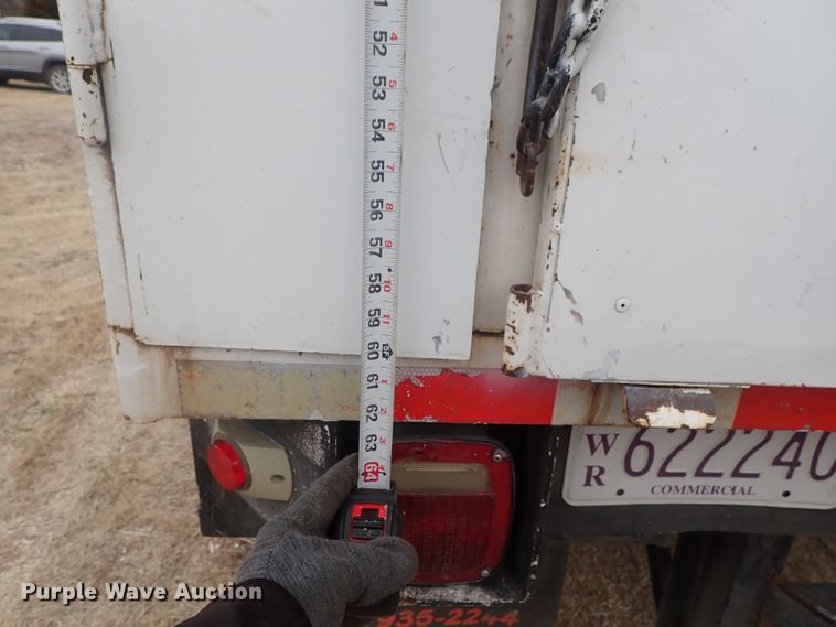 image for item DG3023 2001 Ford F750 forestry bucket truck