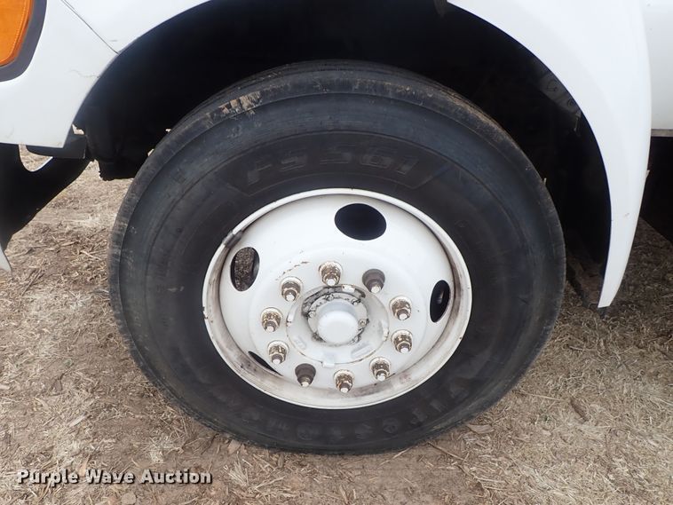 image for item DG3023 2001 Ford F750 forestry bucket truck