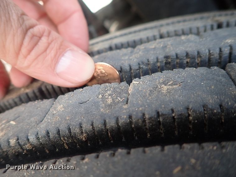 image for item DG3023 2001 Ford F750 forestry bucket truck