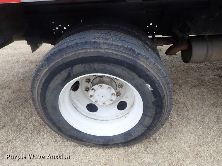 image for item DG3023 2001 Ford F750 forestry bucket truck