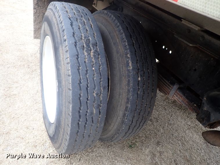 image for item DG3023 2001 Ford F750 forestry bucket truck