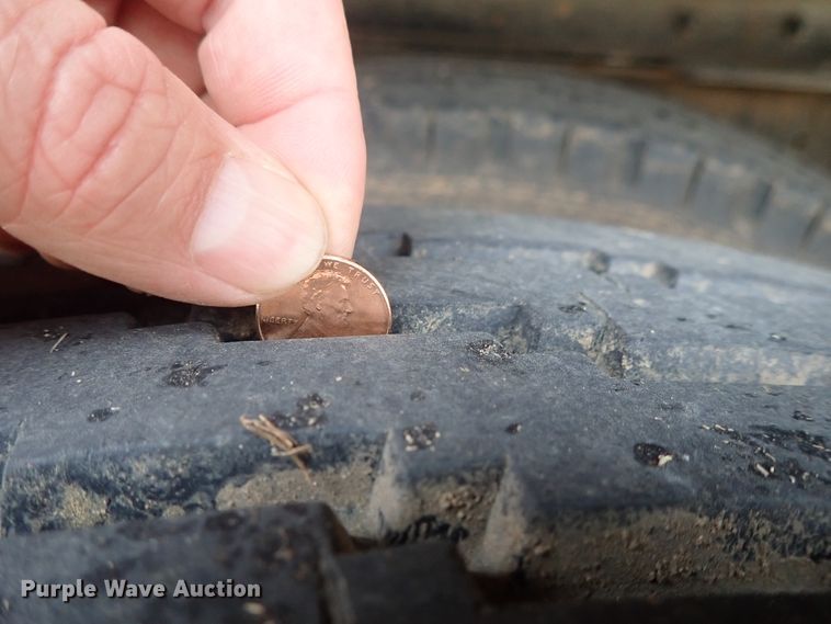 image for item DG3023 2001 Ford F750 forestry bucket truck