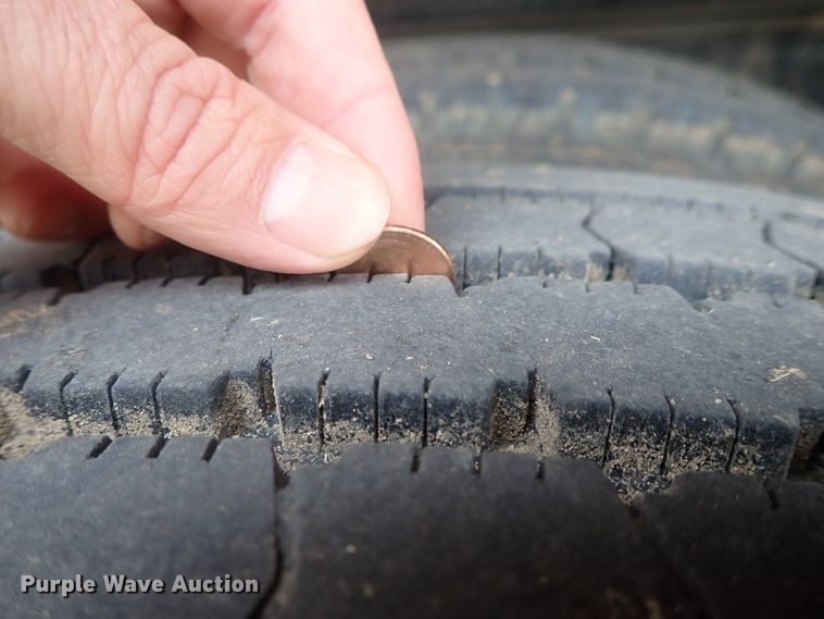 image for item DG3023 2001 Ford F750 forestry bucket truck