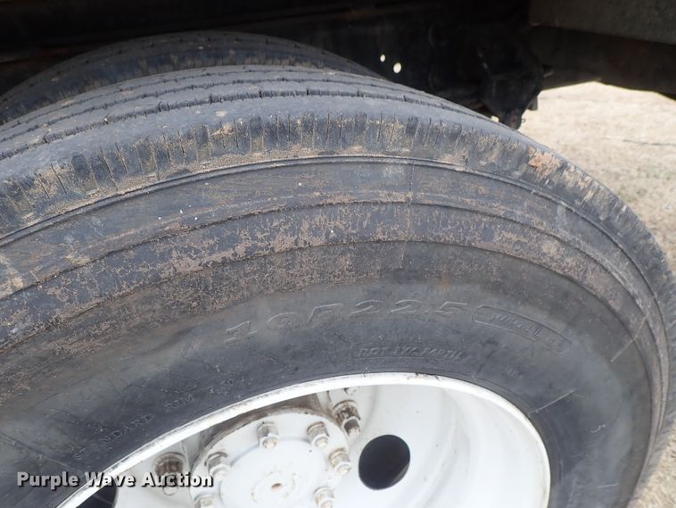 image for item DG3023 2001 Ford F750 forestry bucket truck