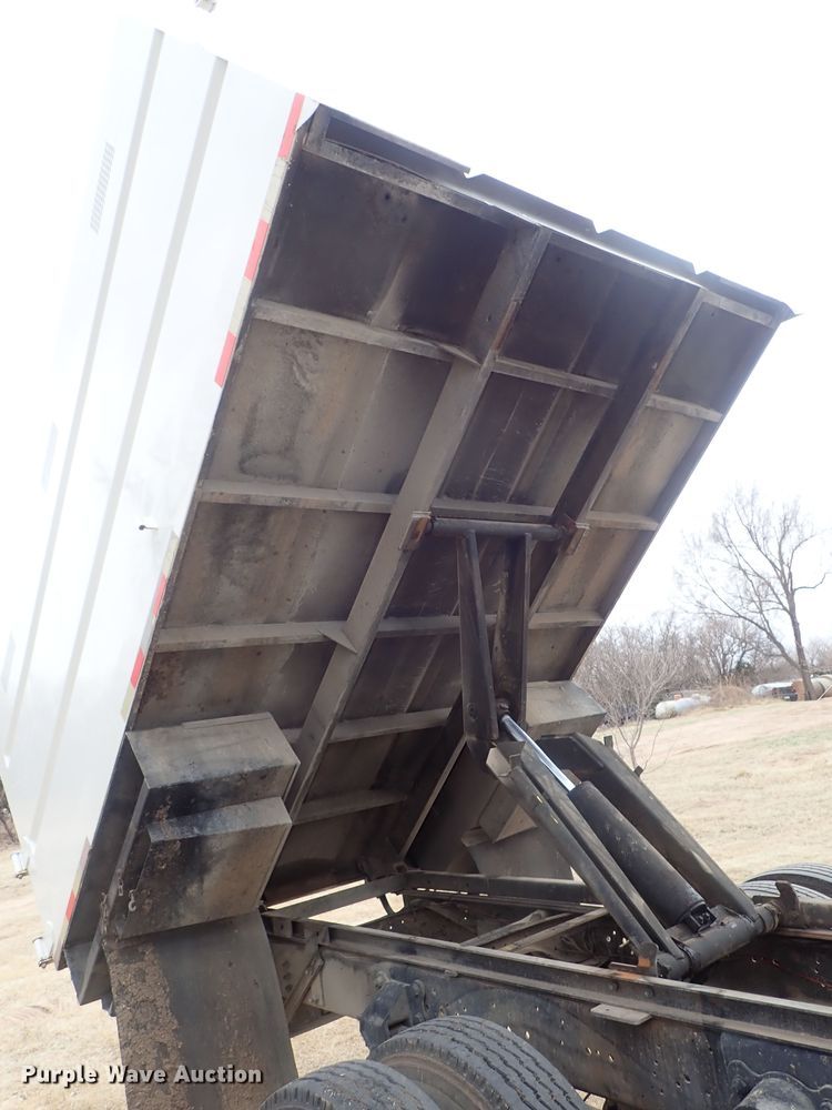 image for item DG3023 2001 Ford F750 forestry bucket truck