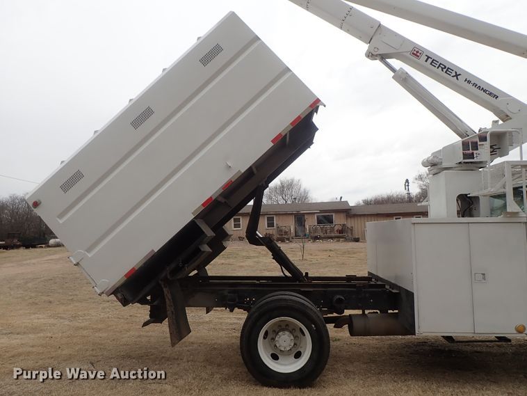 image for item DG3023 2001 Ford F750 forestry bucket truck