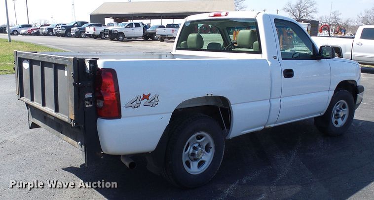 image for item DG5585 2003 Chevrolet Silverado 1500  pickup truck