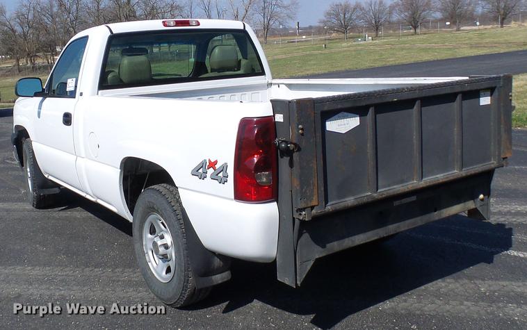 image for item DG5585 2003 Chevrolet Silverado 1500  pickup truck