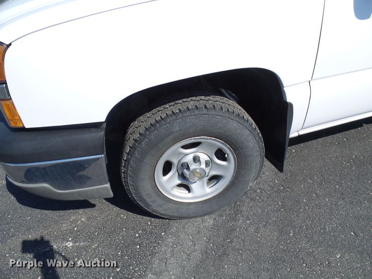 image for item DG5585 2003 Chevrolet Silverado 1500  pickup truck