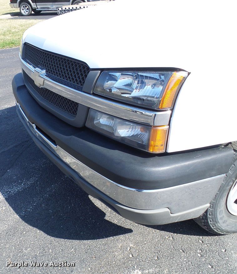 image for item DG5585 2003 Chevrolet Silverado 1500  pickup truck