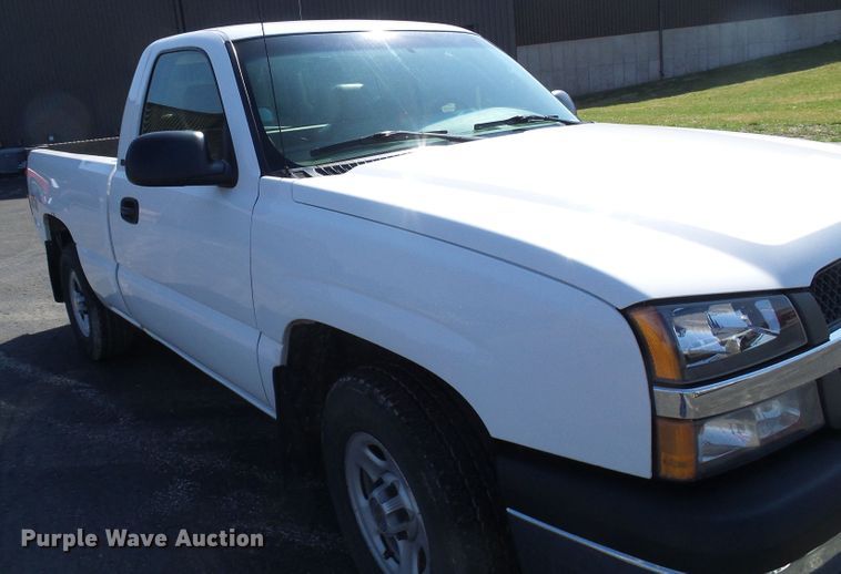 image for item DG5585 2003 Chevrolet Silverado 1500  pickup truck