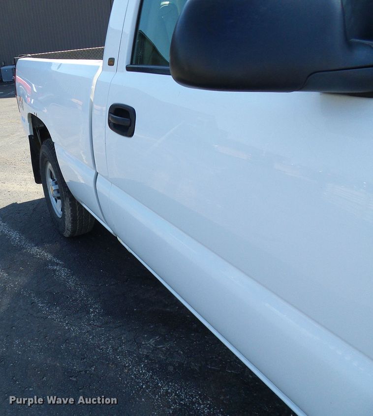 image for item DG5585 2003 Chevrolet Silverado 1500  pickup truck