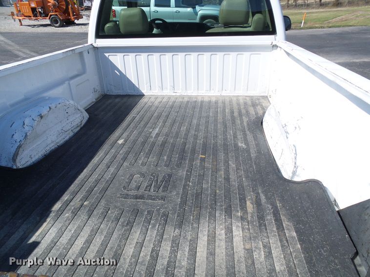 image for item DG5585 2003 Chevrolet Silverado 1500  pickup truck