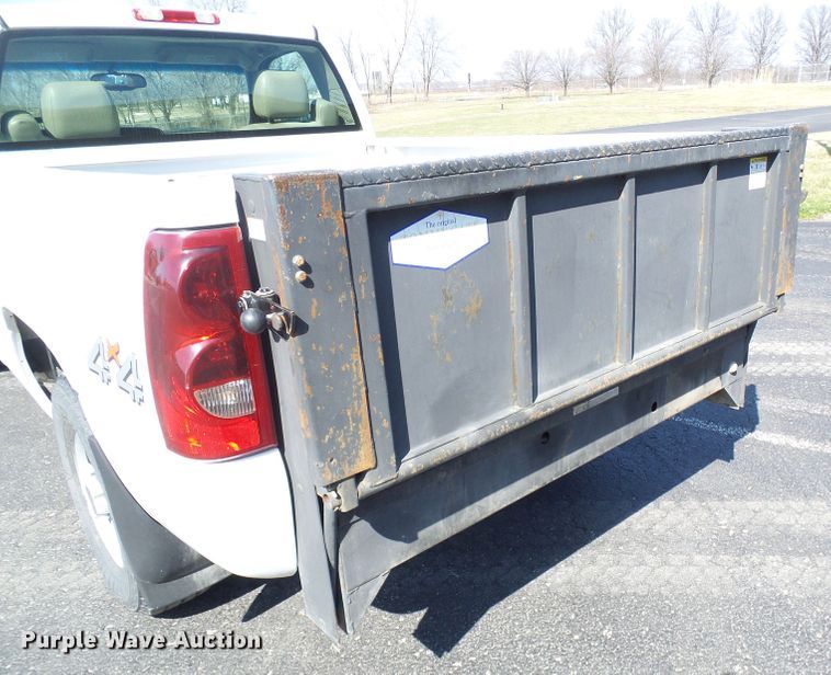 image for item DG5585 2003 Chevrolet Silverado 1500  pickup truck