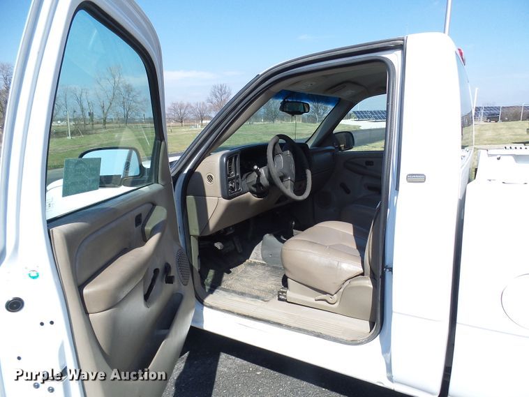 image for item DG5585 2003 Chevrolet Silverado 1500  pickup truck