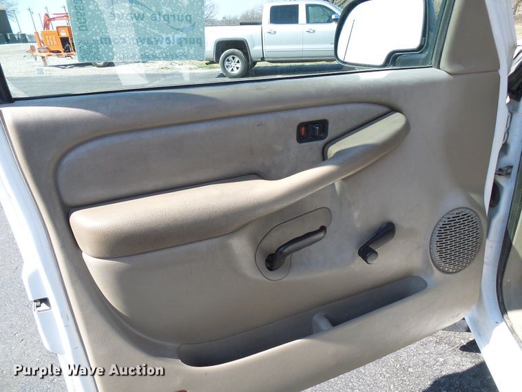 image for item DG5585 2003 Chevrolet Silverado 1500  pickup truck