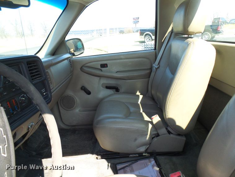 image for item DG5585 2003 Chevrolet Silverado 1500  pickup truck