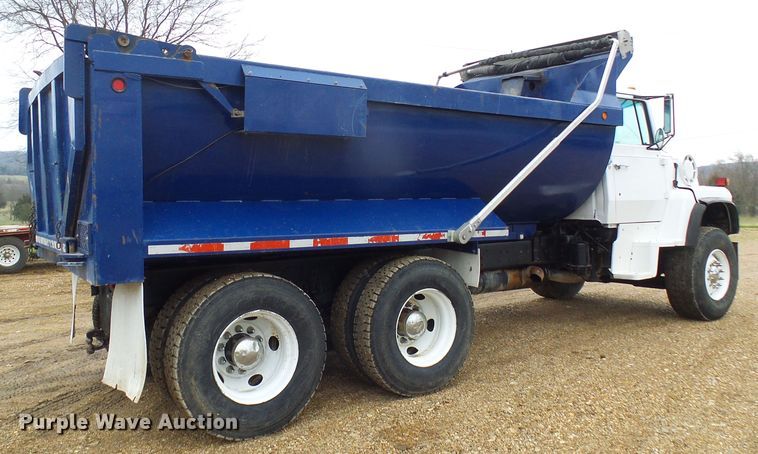 image for item DG5592 1997 Ford L9000 dump truck