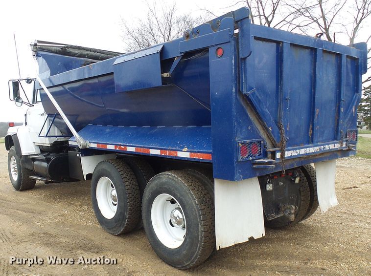 image for item DG5592 1997 Ford L9000 dump truck