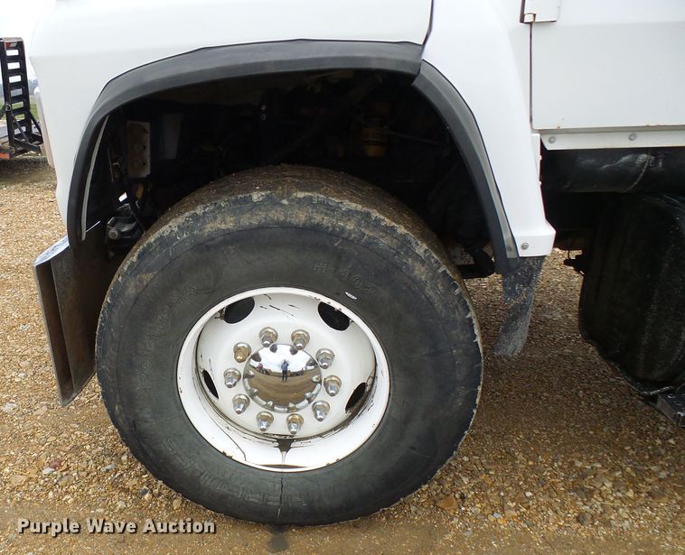 image for item DG5592 1997 Ford L9000 dump truck