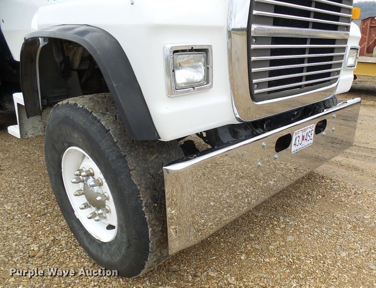image for item DG5592 1997 Ford L9000 dump truck