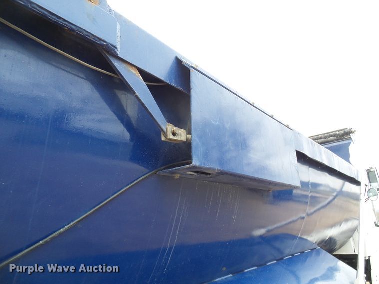 image for item DG5592 1997 Ford L9000 dump truck