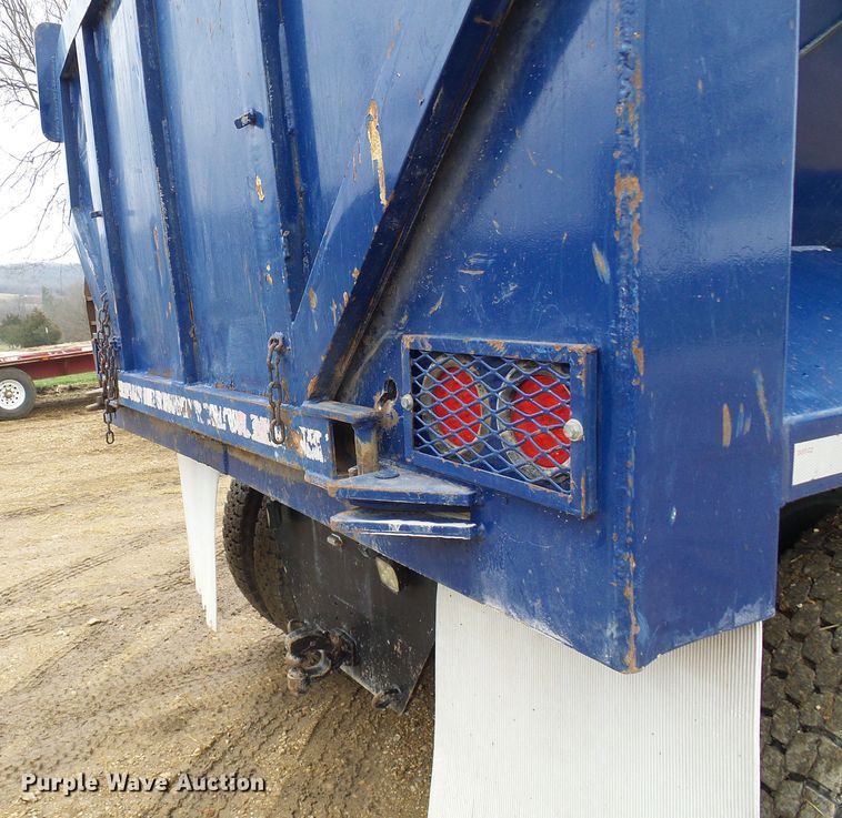 image for item DG5592 1997 Ford L9000 dump truck