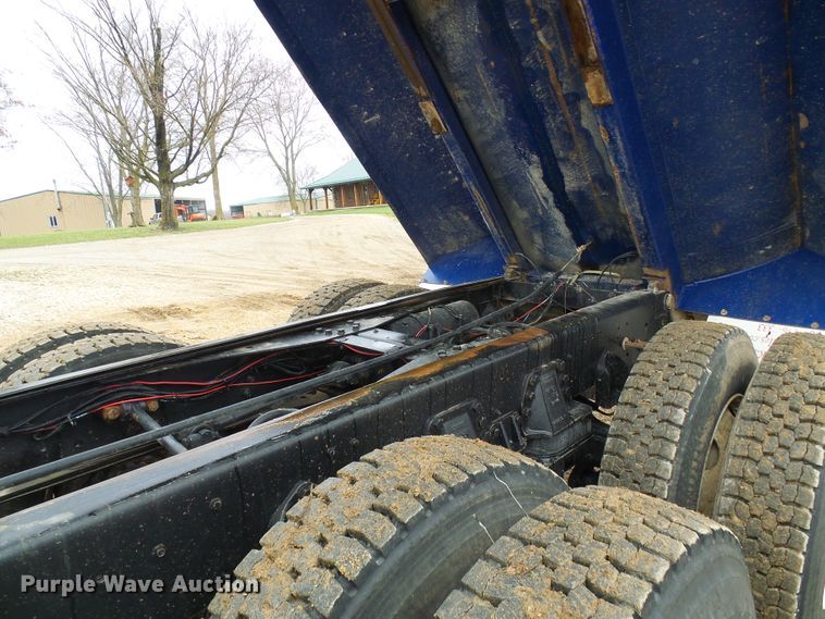 image for item DG5592 1997 Ford L9000 dump truck