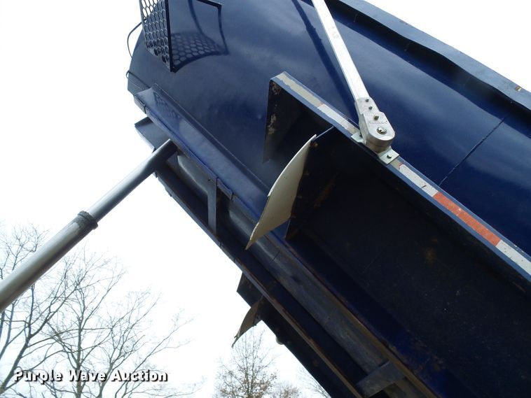 image for item DG5592 1997 Ford L9000 dump truck