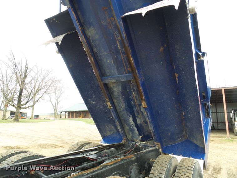 image for item DG5592 1997 Ford L9000 dump truck