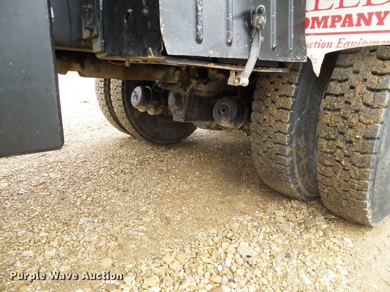 image for item DG5592 1997 Ford L9000 dump truck