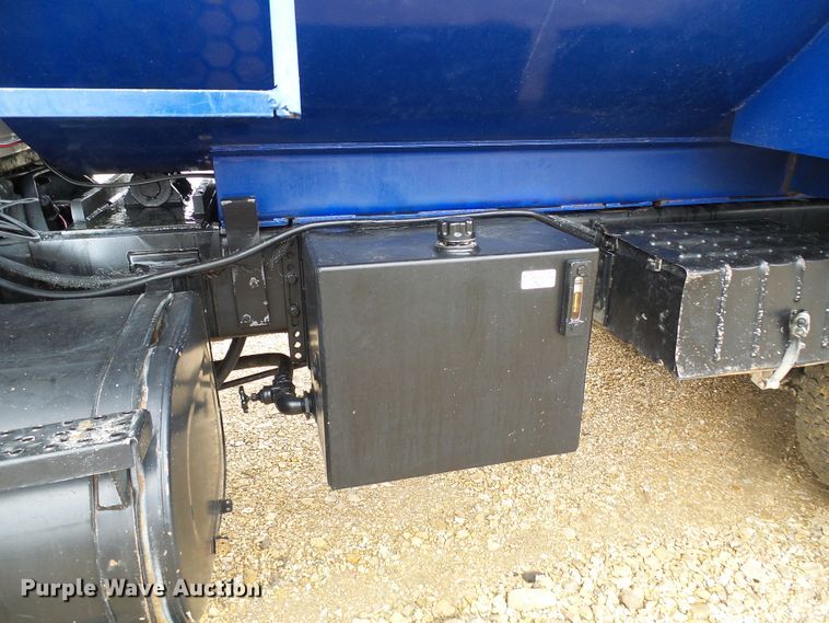 image for item DG5592 1997 Ford L9000 dump truck