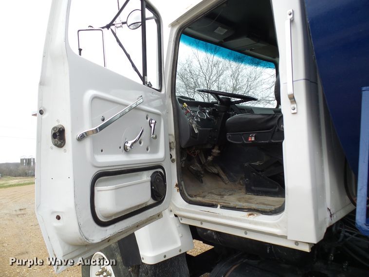 image for item DG5592 1997 Ford L9000 dump truck