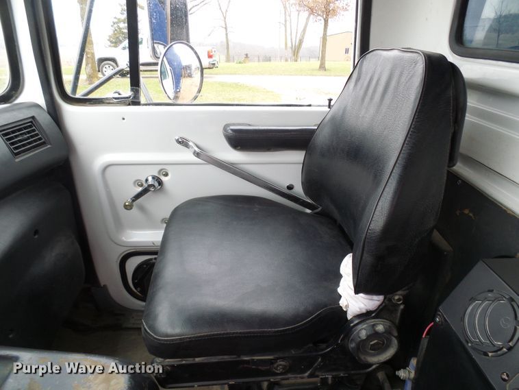 image for item DG5592 1997 Ford L9000 dump truck