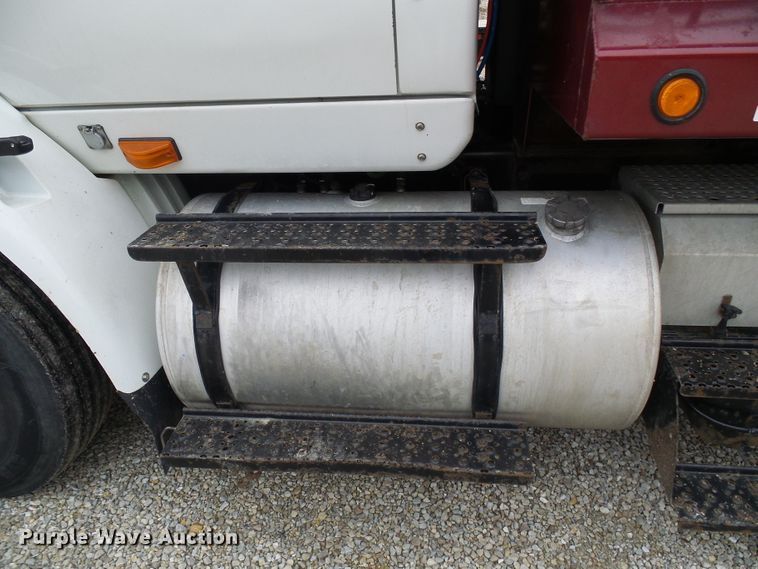 image for item DG5593 2007 International 8600 dump truck