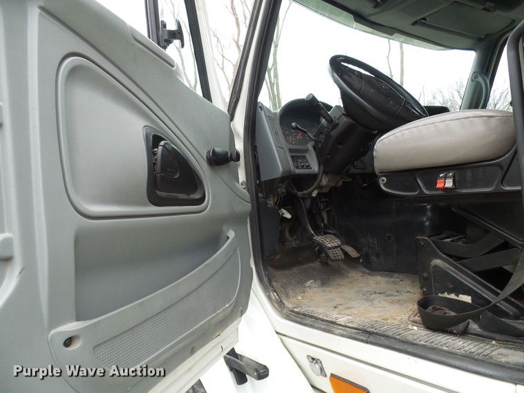 image for item DG5593 2007 International 8600 dump truck