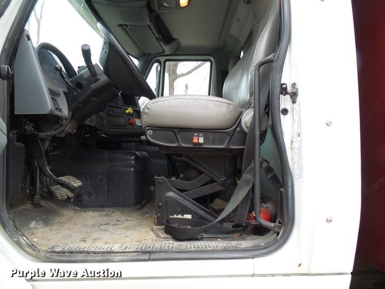 image for item DG5593 2007 International 8600 dump truck