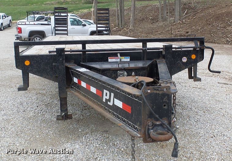 image for item DG5594 2014 PJ Trailers FD282 equipment trailer