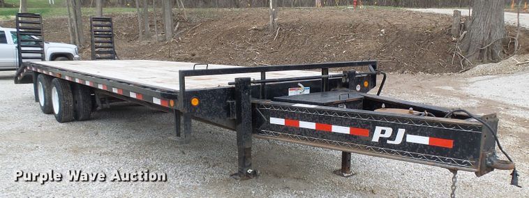 image for item DG5594 2014 PJ Trailers FD282 equipment trailer