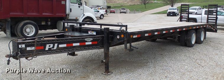 image for item DG5594 2014 PJ Trailers FD282 equipment trailer